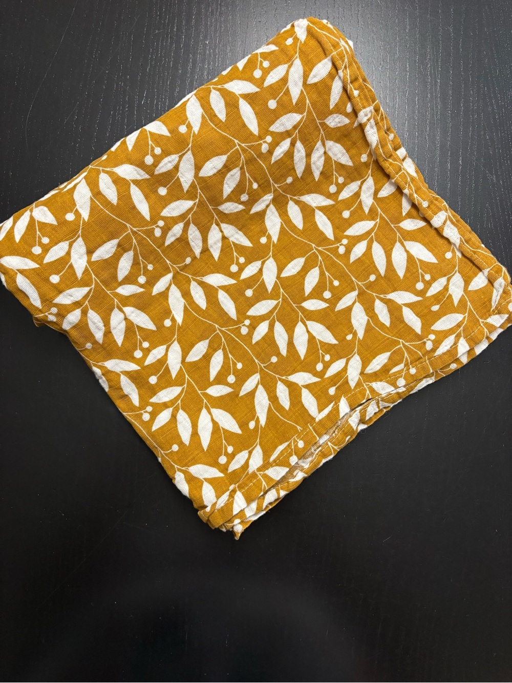 ⭐️2/$13.00⭐️ Large Muslin Swaddle Blanket in Tan & White